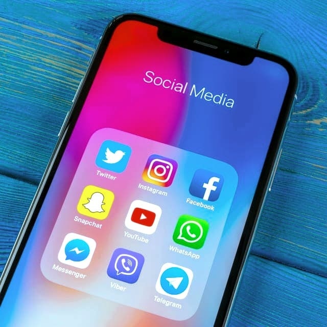 How to compare WA web, WeChat Web, and Telegram Web effectively? 三